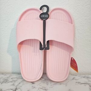 Women’s Pink Slides Size 9-10. Great Price!